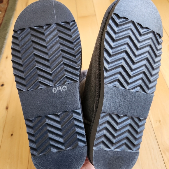 NEW ASPEN Ladies Suede Real Sheepskin Booties. Color- Charcoal, Size 7-8 - Picture 5 of 13